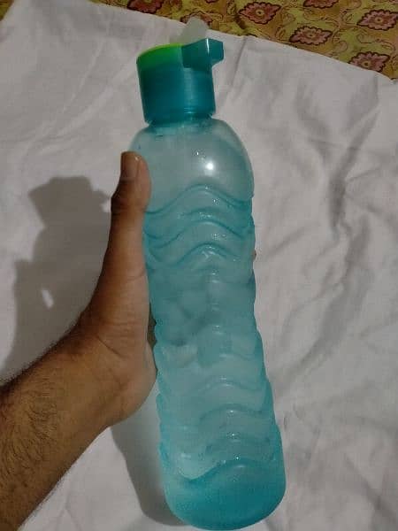 Fresh Water Bottle (HardPlastic) handgrip 5