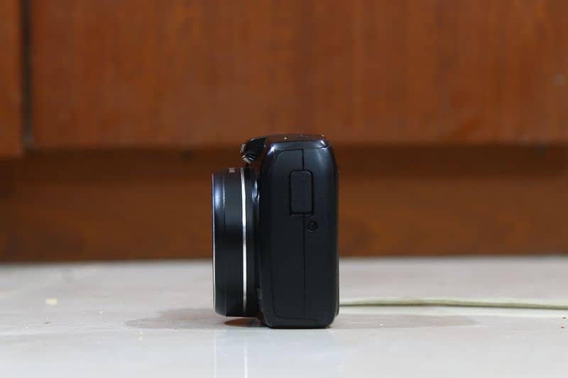 Canon PowerShot SX120 IS, 10 Megapixe, best for company usage. 4