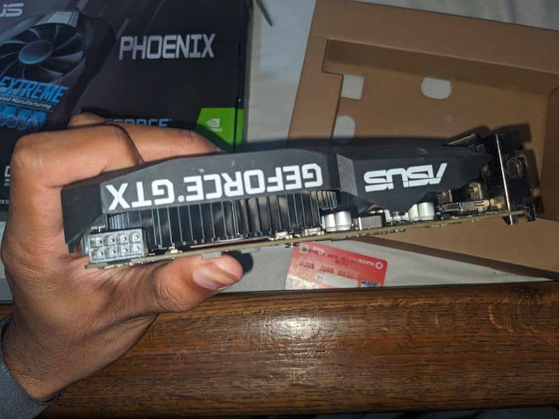 Asus Phoenix Geforce GTX 1660s (super) 4