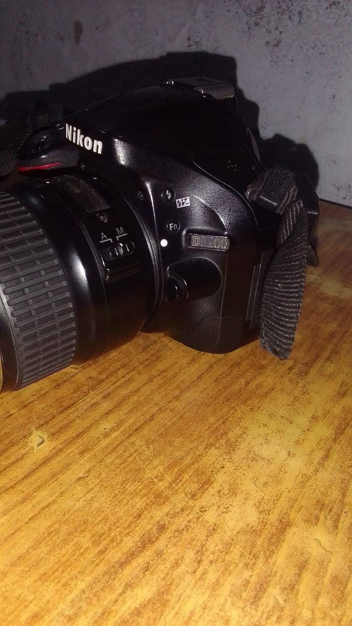 Nikkon D-5200 Camera 1