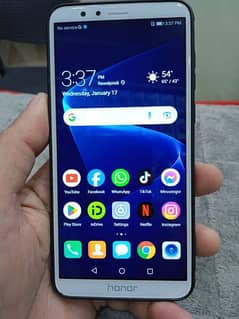 Honor 7x 4+64 for sale with complete box 0