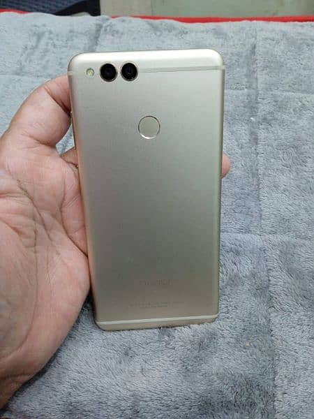 Honor 7x 4+64 for sale with complete box 7