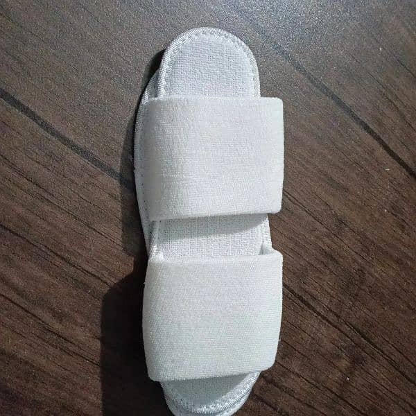 hotel slippers 0