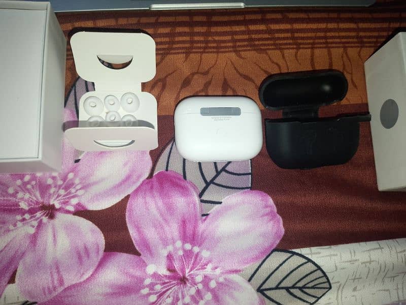 Ipohne Airpods pro (2nd  generation) with case 1