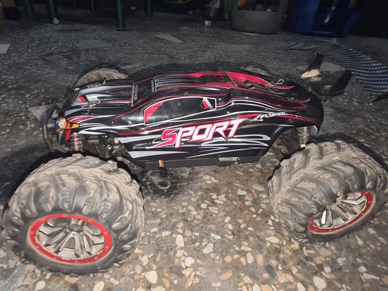 For sale 
Xlf x03 Brand new condition with box nd 120 ampere brushless 2