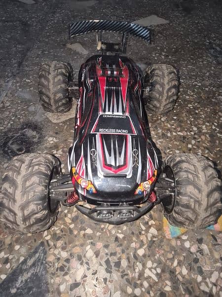 For sale 
Xlf x03 Brand new condition with box nd 120 ampere brushless 6