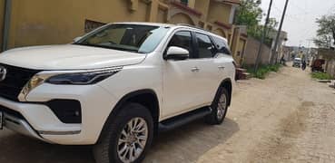 Fortuner sigma4 2022 end 2023 Islamabad number  show room condition
