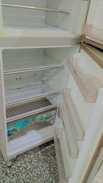 Dawlance Refrigerator in 10/10 condition 2