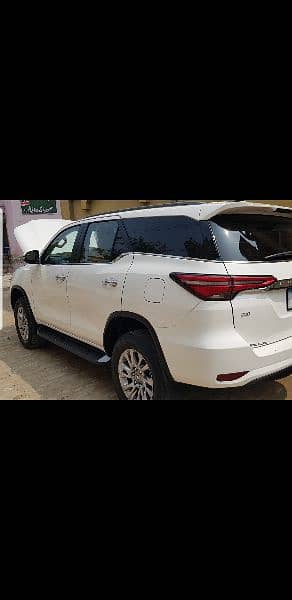 Fortuner sigma4 2022 end 2023 Islamabad number  show room condition 7