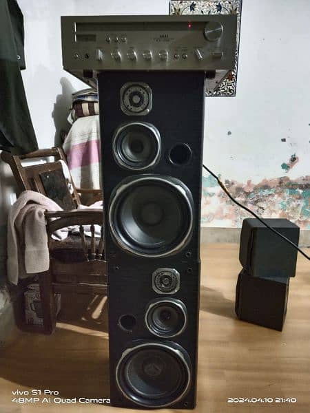 Akai orignal Amplifier with Kenwood Branded 08 inches speakers 0