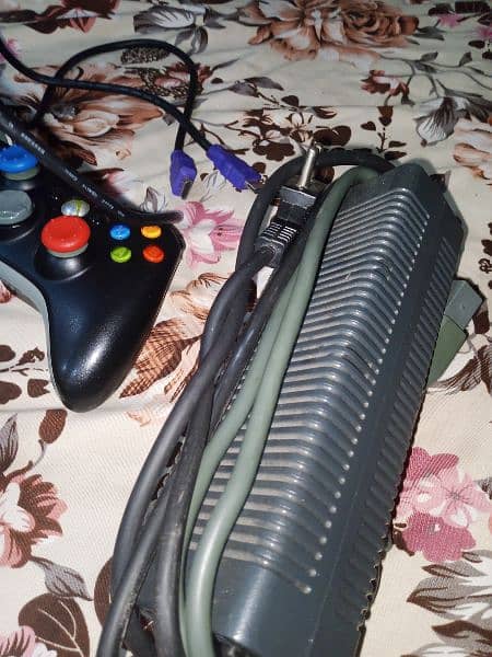 Xbox 360 full setup with 2 wireless controllers 5