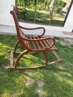 Rocking chair,pure shesham ki