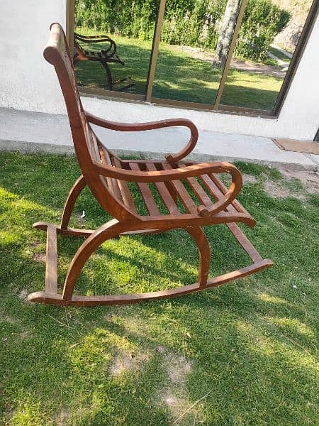 Rocking chair,pure shesham ki 0