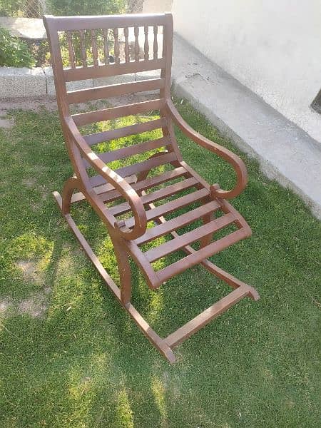 Rocking chair,pure shesham ki 1
