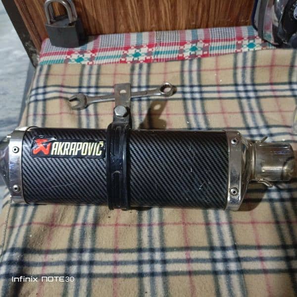 carbon fiber akrapovic best loud and good base exhaust 4