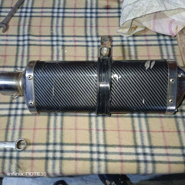 carbon fiber akrapovic best loud and good base exhaust 9