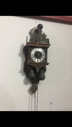 antique clock 0