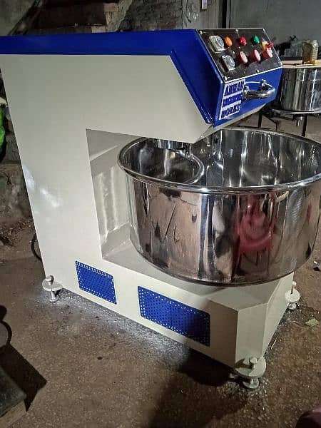 Pizza Dough Mixer Machine, Dough Mixer, Dough gundnay wali machine. 5