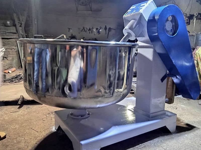 Best Dough Mixer/ Dough / Spiral Mixture Machine / 4 Kg , 6 Kg ETC 9