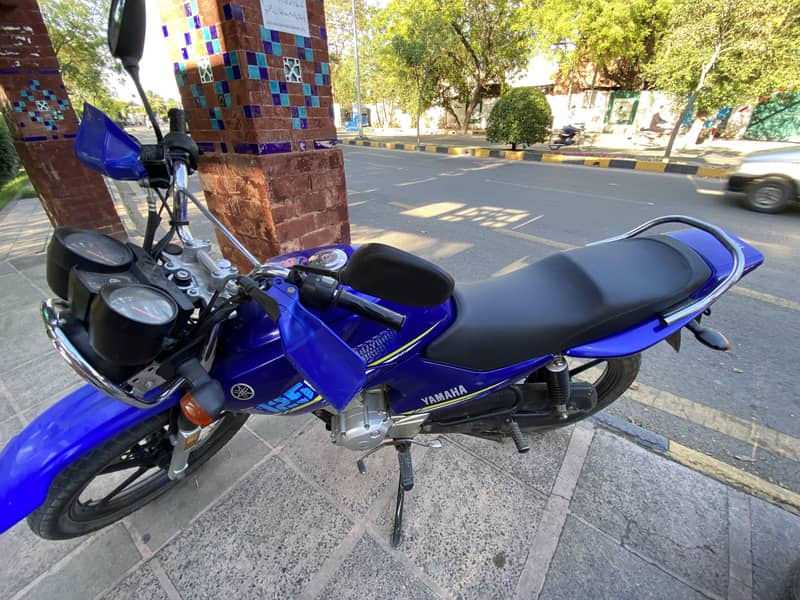 Yamaha YBR 125G Blue 3