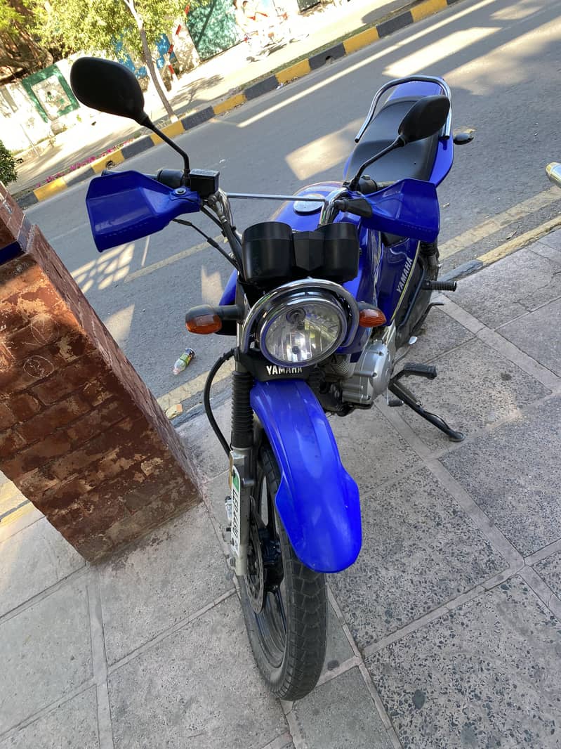 Yamaha YBR 125G Blue 4