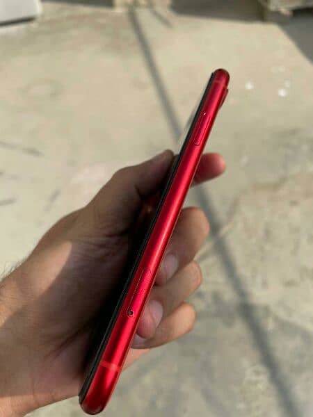 iPhone XR Red Colour 128gb Non pta 4
