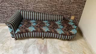 sofa available in used condition 0
