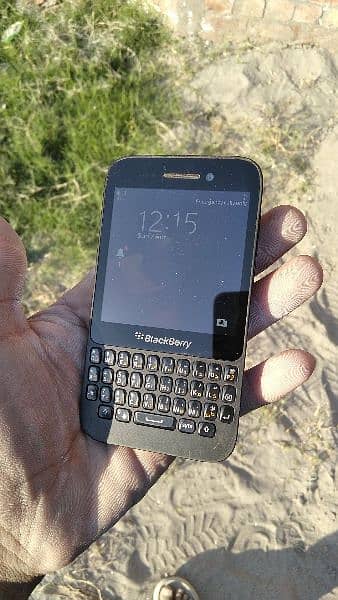 blackberry Q5 just Screen & keypad 1