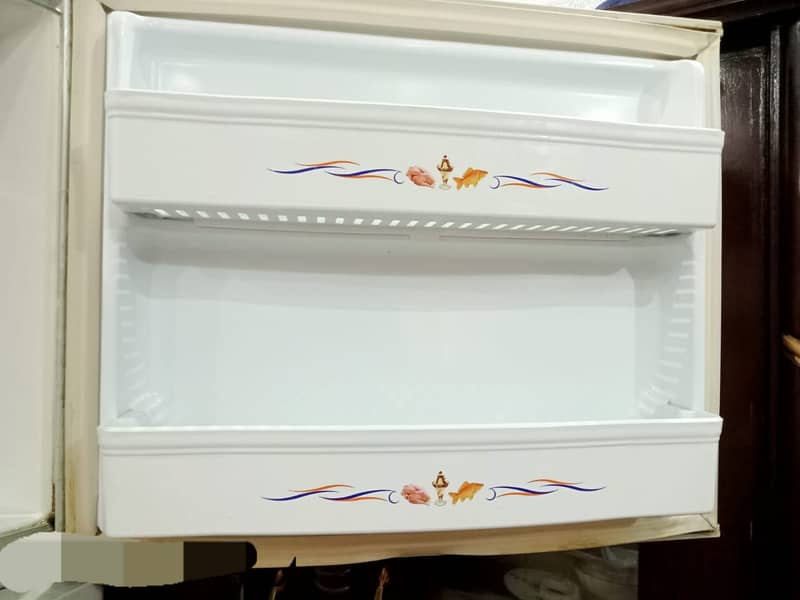 Waves jumbo size in good condition Refrigerator for sale 1