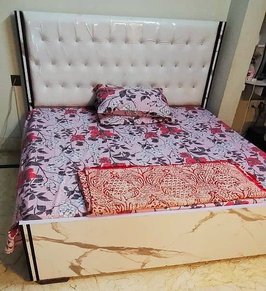 Bed and mattress for sale without side tables 2