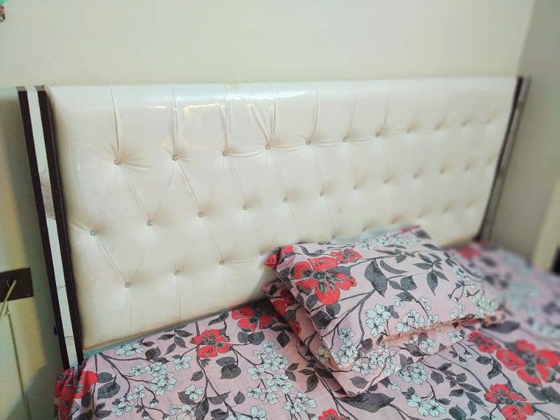 Bed and mattress for sale without side tables 3