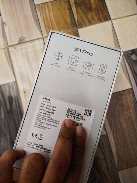 vivo s1 pro 8/128 with box charger 14