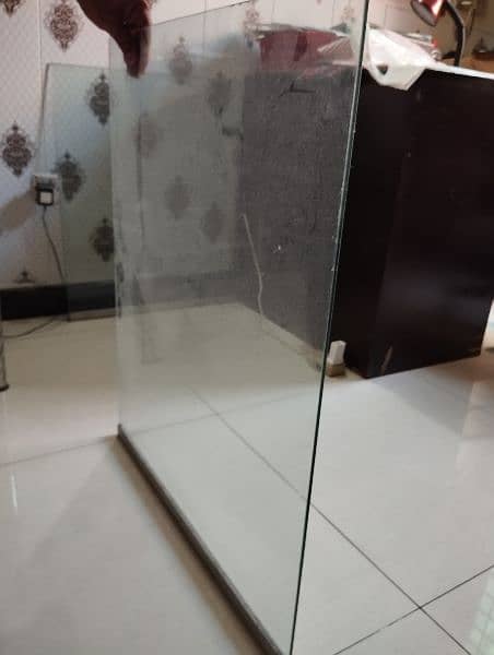2 GLASS -5MM - Ghani glass. (white Clear glass) 1