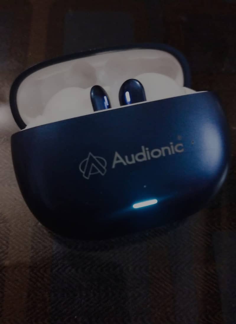 Audionic 425 TWS Airbuds 1