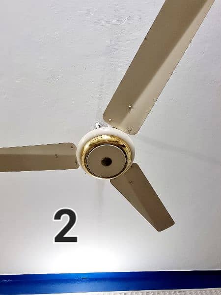 celling fan in good condition like new 0