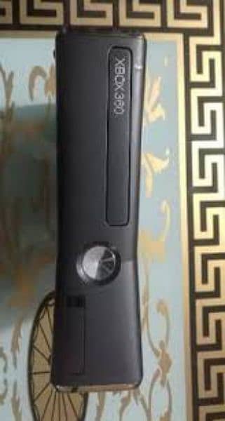 Xbox 360 with 29 games , 500gb hhd 3 profiles each have 10000G coin. 1