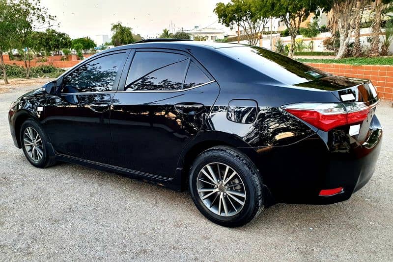 TOYOTA COROLLA ALTIS 1.8 GRANDE TOP OF THE LINE VARIANT 3