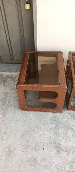 Table Set In excellent condition. Pure Wood 2