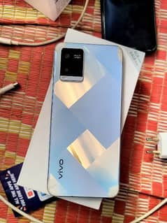 Vivo y21 4 64 with Box and charger