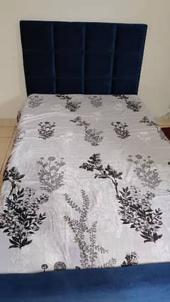 Single Bed with Mattress. Pure Sheesham Wood. Excellent Condition