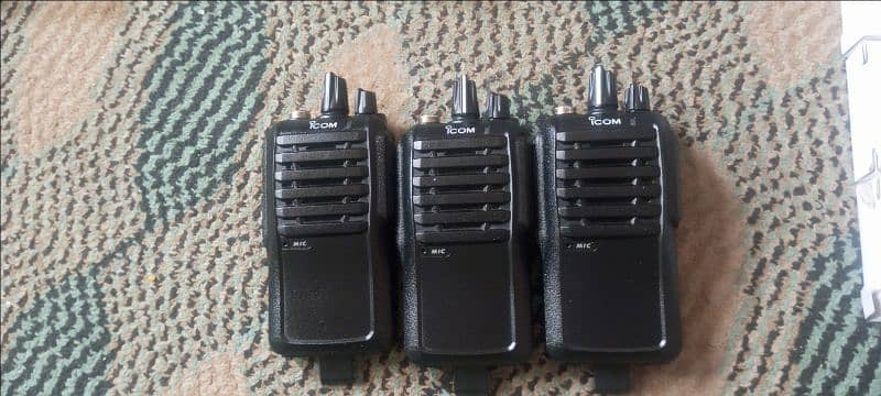 Walkei Talkei ICom IC V82 Made in Japan 6