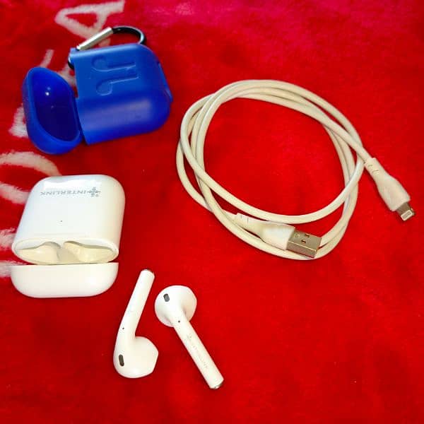 interlink earbuds new condition little bit used no damage no repair 1