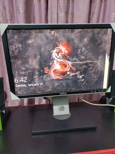 Dell LED 19 Inch Monitor 4