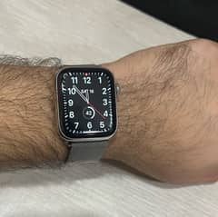 Apple watch series 4  stainless steel 0