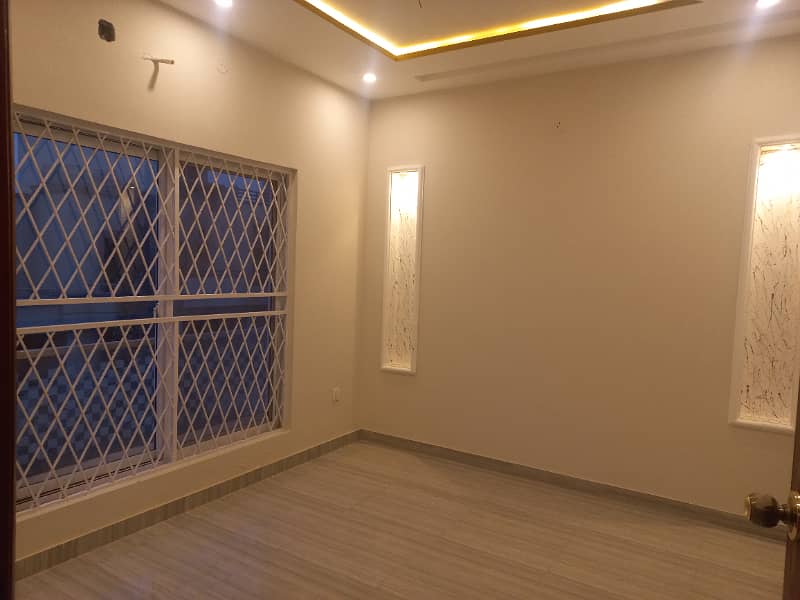 5 Marla First Floor For Rent In Phase 1 
Dream Gardens
 Lahore 3