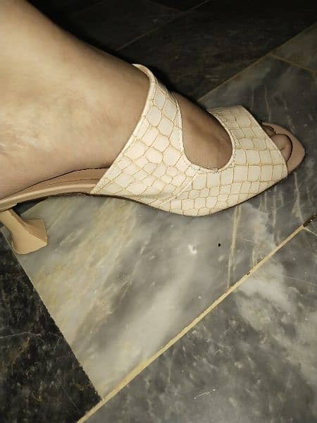 sandlez,Heels,Khussa,shoes all in good condition starting Rs. just 999 14