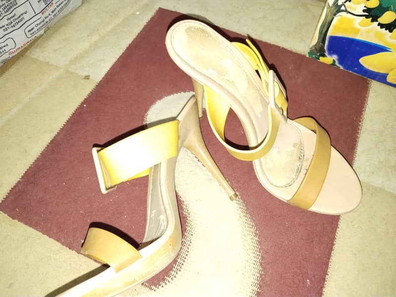 sandlez,Heels,Khussa,shoes all in good condition starting Rs. just 999 4