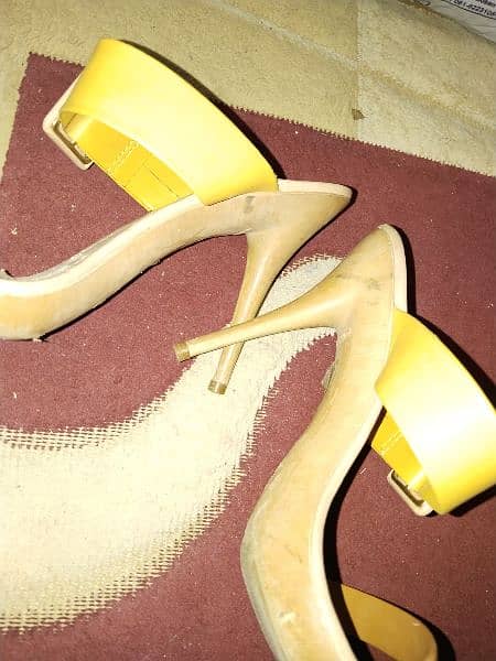 sandlez,Heels,Khussa,shoes all in good condition starting Rs. just 999 5