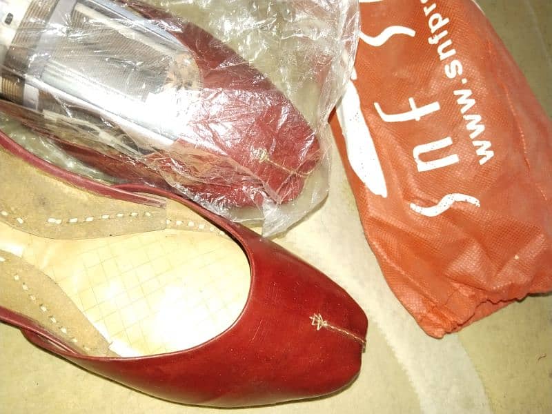 sandlez,Heels,Khussa,shoes all in good condition starting Rs. just 999 1