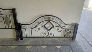 Iron bed 0